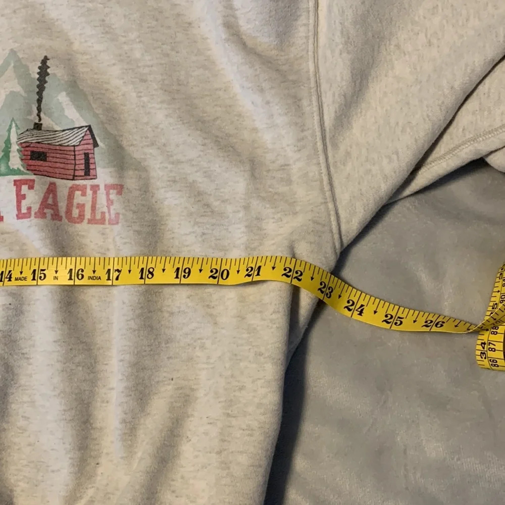 American eagle size medium gray crew neck sweatshirt log cabin pine trees sun - Picture 10 of 11